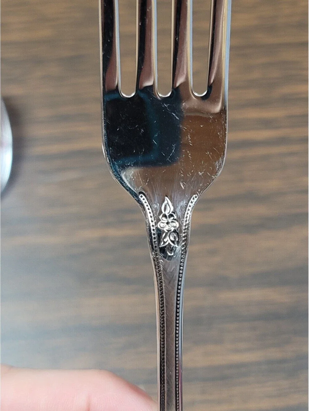 Oneida Stainless Steel Flatware Set - 2 Spoons and 1 Fork